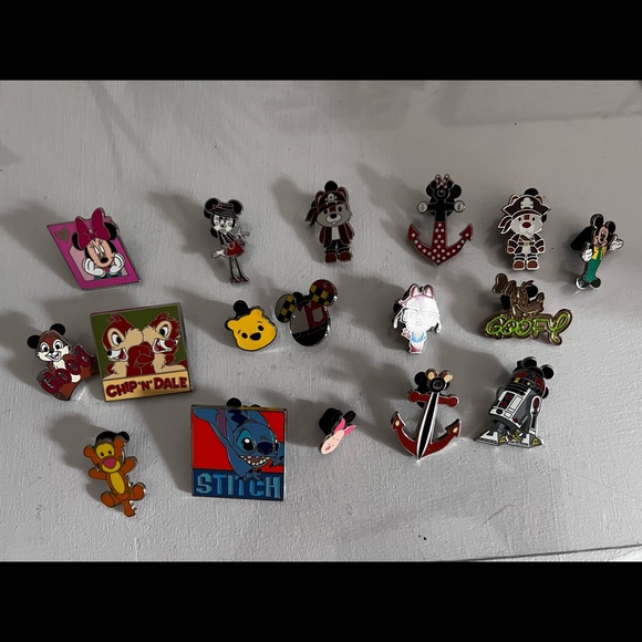 Other - Disney pins